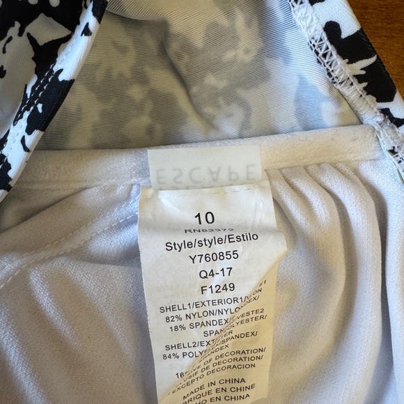 NWOT Island Escapes Tankini. Black and White Flowy Floral Swim Halter Top. 10 - Picture 3 of 4